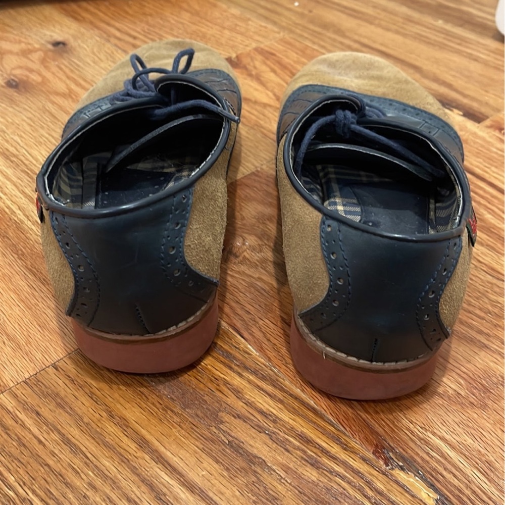 Women size 11 Bass saddle shoes